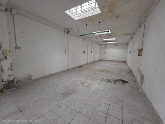 Magazzino in vendita a Torino