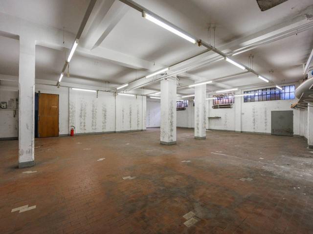 Magazzino in vendita a Torino