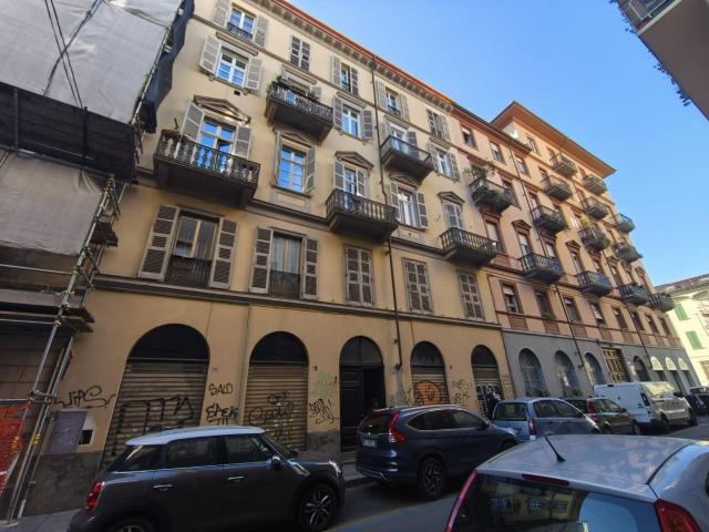 Magazzino in Vendita a Torino