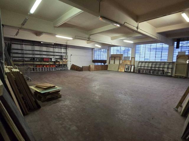 Magazzino in vendita a Torino