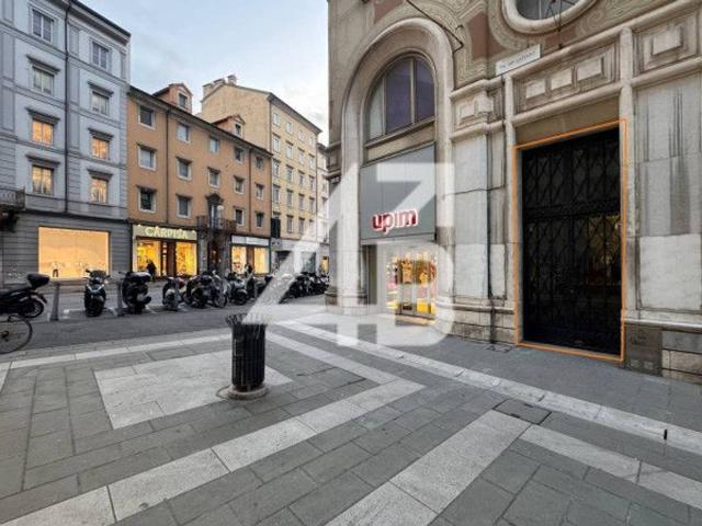 Magazzino in vendita a Trieste