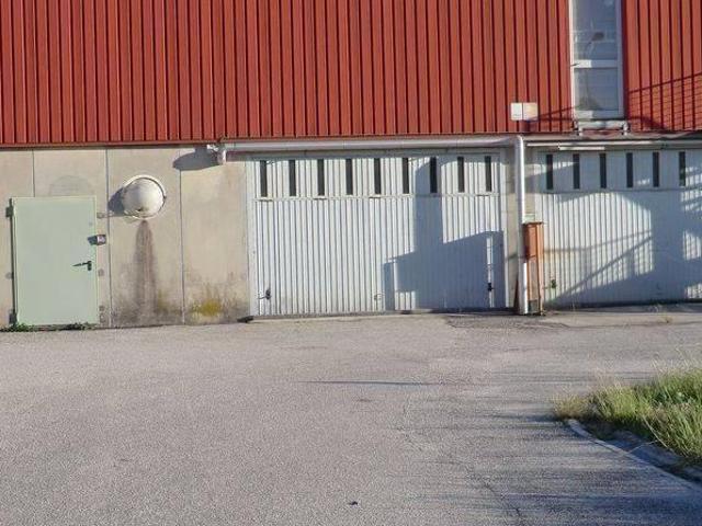 Magazzino in vendita a Udine