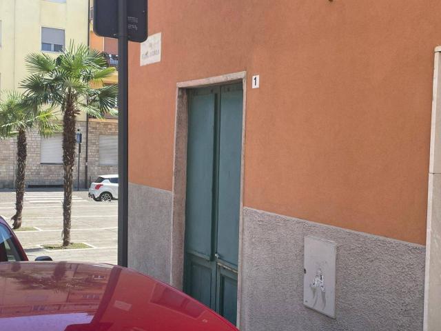 Magazzino in vendita a Vado Ligure