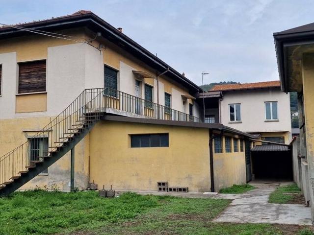 Magazzino in vendita a Valbrona