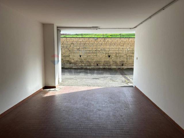 Magazzino in vendita a Viterbo