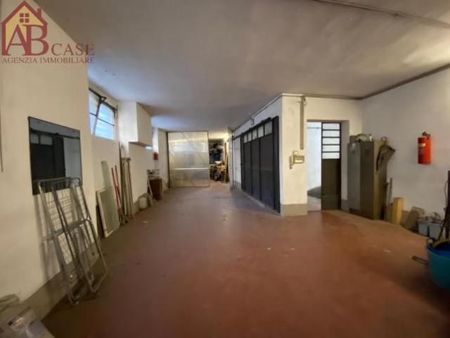 Magazzino Locale deposito
