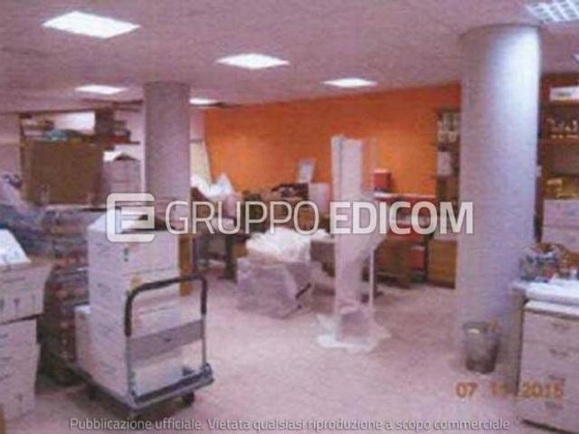 Magazzini e locali di deposito di 136 mq in vendita a Rende Rif. 4550944