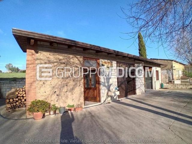 Magazzini e locali di deposito di 27 mq in vendita a Benevento Rif. 4548672
