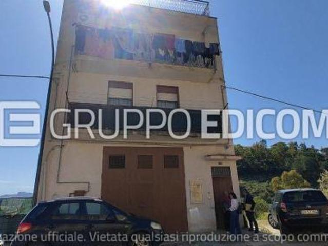 Magazzini e locali di deposito di 74 mq in vendita a Ciminna Rif. 4550396