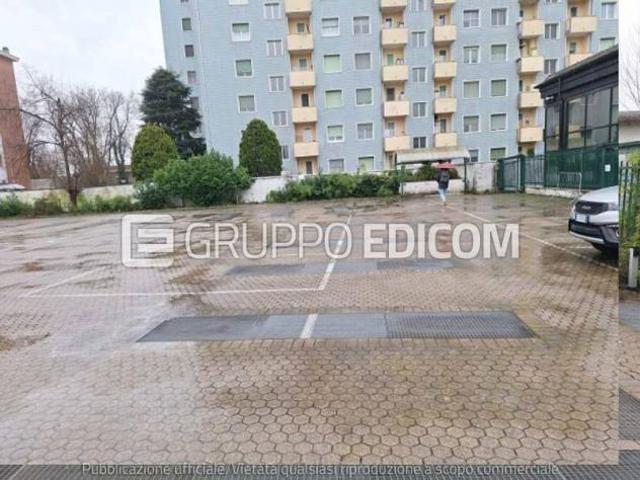Magazzini e locali di deposito in vendita a Milano Rif. 3556509