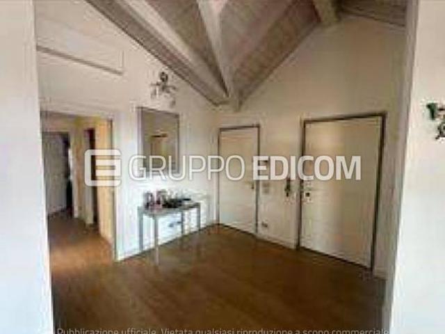 Magazzini e locali di deposito in vendita a Stezzano Rif. 3558711