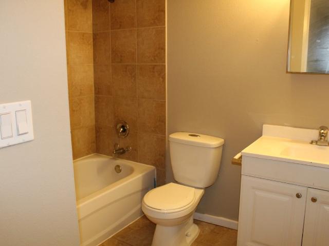 Maggie Manor 1 Bedroom Apartment for Rent at 1431 37 St Sw, Calgary, AB T3C 1S6 Rosscarrock