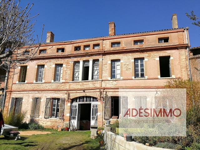MAGINFIQUE BATISSE de 800m² à rénover avec jardin 800m² Lézat sur Lèze