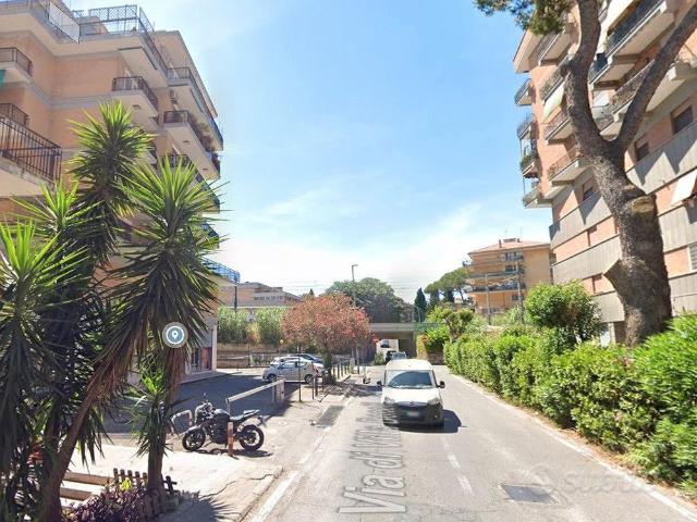 Magliana grazioso trilocale ammobiliato