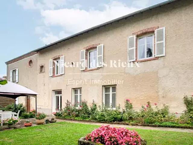 Magnac Laval 87190 Achat / Vente maison 10 pièces t10 terrasse parking