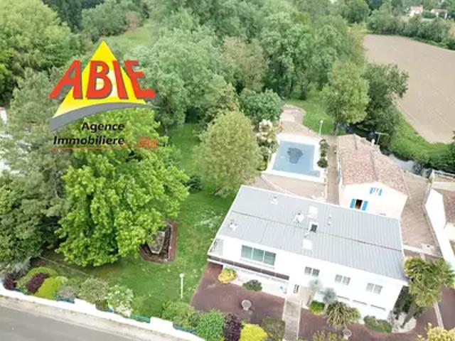 Magné 79460 Achat / Vente maison 7 pièces t7 terrasse parking