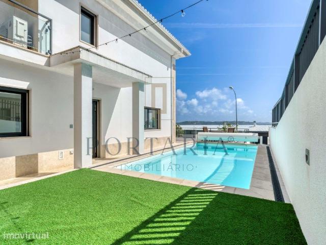 Magnfica Moradia T5 em Alto de Santa Catarina, Oeiras