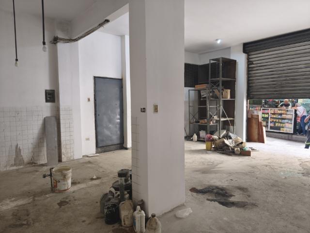 MAGNFICO LOCAL EN ALQUILER A PIE DE CALLE EN LA AV. BARALT
