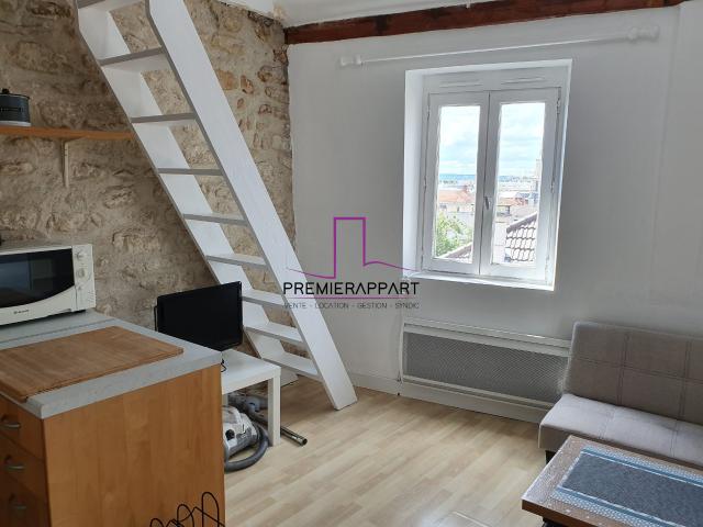 Magnfique Studio Meublé en Mezzanine
