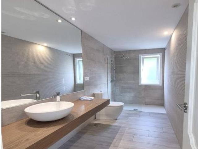 Magnífico Chalet en Bergondo, listo para entrar