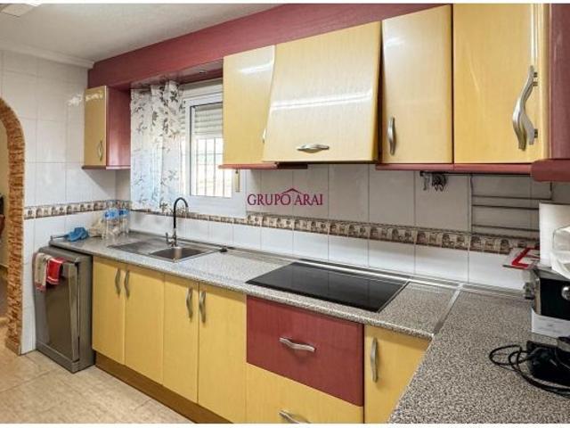 Magnífico chalet independiente con piscina, 4 habitaciones, 3 baños y 265 m2 construidos, ubicado en