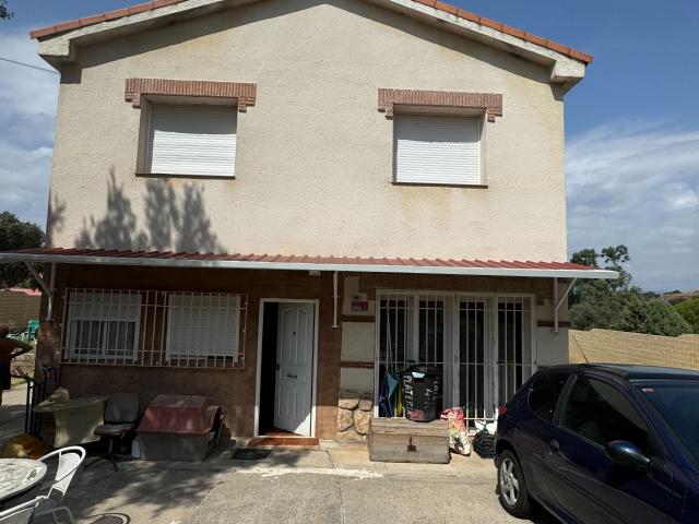 ¡Magnífico Chalet Individual en la Urbanización Miralberche!