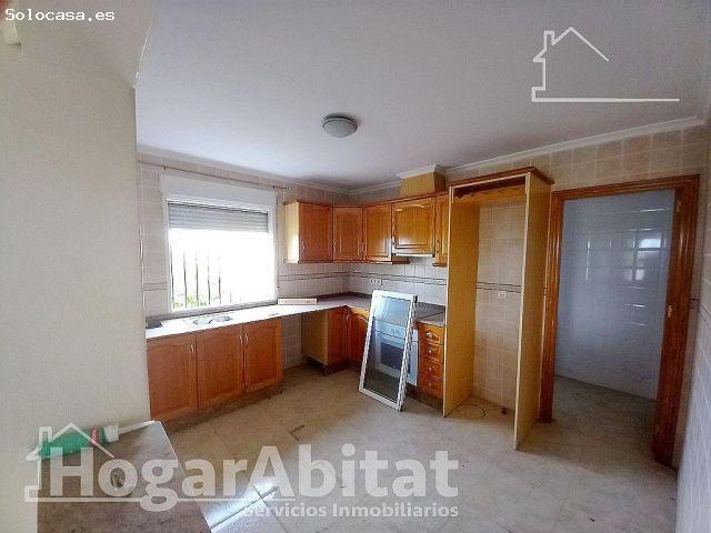 MAGNÍFICO CHALET LUMINOSO CON PISCINA PRIVADA, GARAJE Y PARCELA