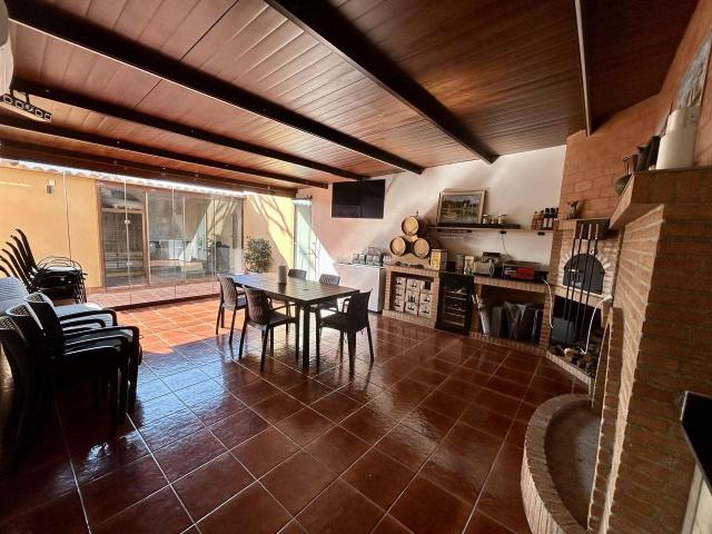 Magnífico adosado pareado ubicado en la zona llana del Rincó. 150m² Benidorm