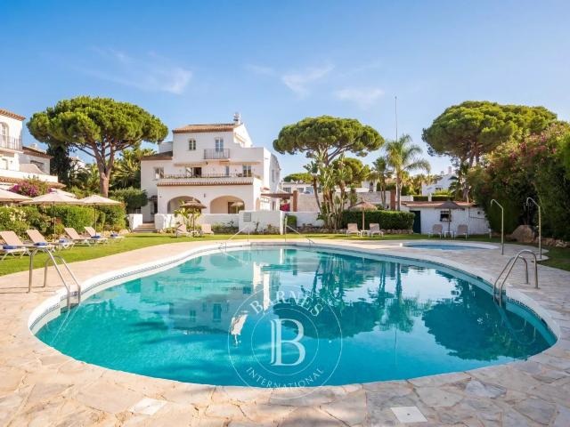 Magnífico apartamento de 3 habitaciones en el último piso 72m² Estepona