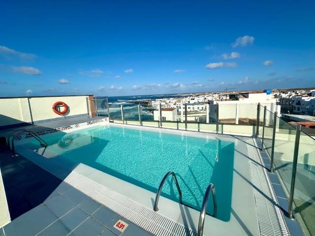 Magnífico apartamento de 2 dormitorios y 1 baño, situado en. 79m² El Cotillo