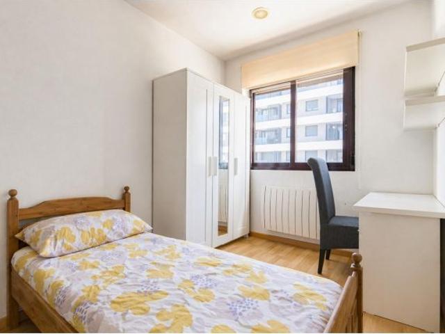 Magnífico apartamento en avenida Juan Carlos I con excelente ubicación