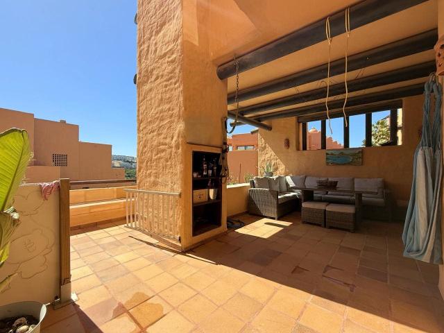 Magnífico apartamento en planta baja, orientado al sureste. 110m² La Duquesa