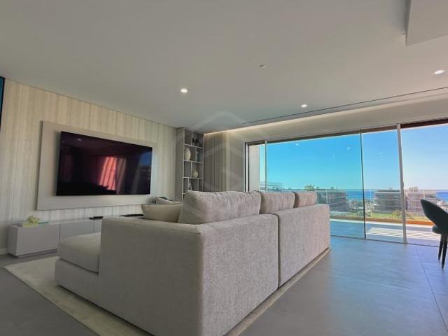 Magnífico Apartamento T2 em Condomínio Fechado junto à Praia de Quarteira, Algarve