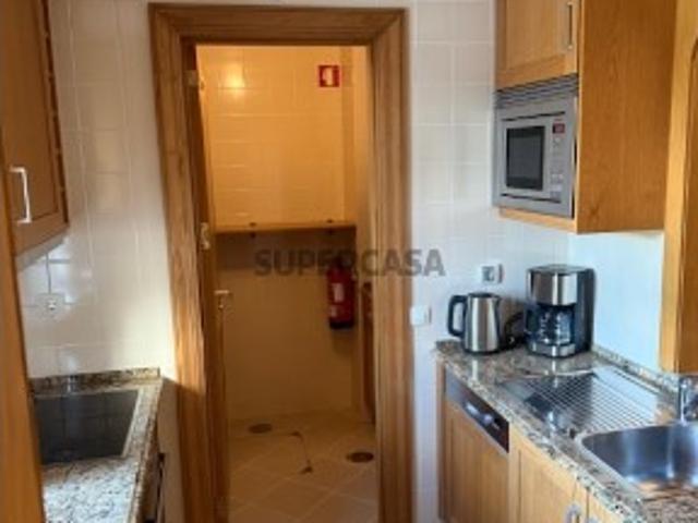 Magnífico Apartamento T2 Mobilado e Equipado no Pine Clffs Piso Térreo