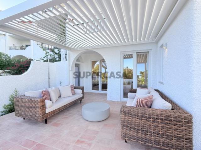 Magnífico Apartamento T2 Renovado no Rés do Chão com Grande Terraço Privativo Praia da Luz