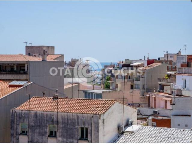 MAGNIFICO ATICO EN CAMBRILS