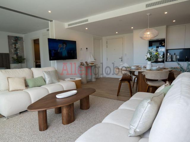 MAGNIFICO ÁTICO EQUIPADO EN ESTEPONA COSTA DEL SOL
