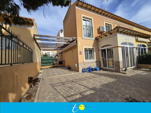 MAGNIFICO DUPLEX CON PISCINA COMUNITARIA, IDONEO PARA VIVIR TODO EL AÑO O SI LO DESEA COMO VACACIONAL