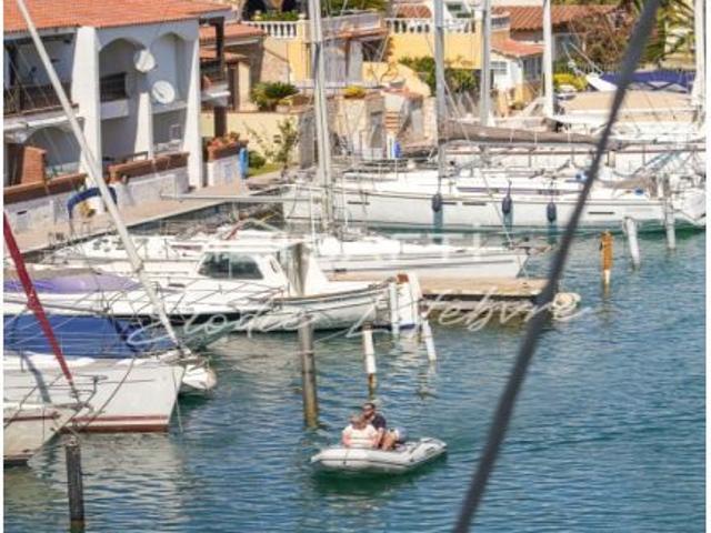 Magnífico dúplex reformado de 95 m² con vistas al canal y al mar