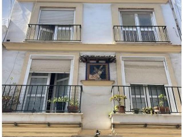 MAGNÍFICO EDIFICIO EN PLENO CORAZÓN DEL PUERTO DE SANTA MARÍA