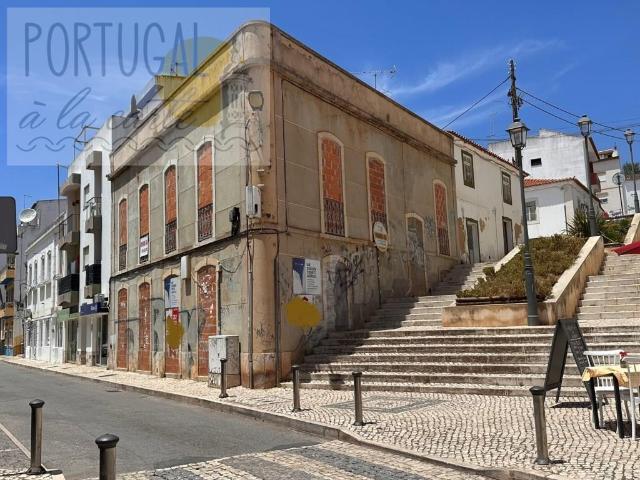 Magnífico edifício I Para renovar I Com projeto aprovado I 2. 240m² Silves