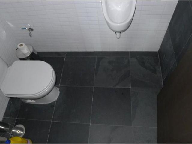Magnifico local en zona couto. Todo exterior con aire acondicionado y calefaccion