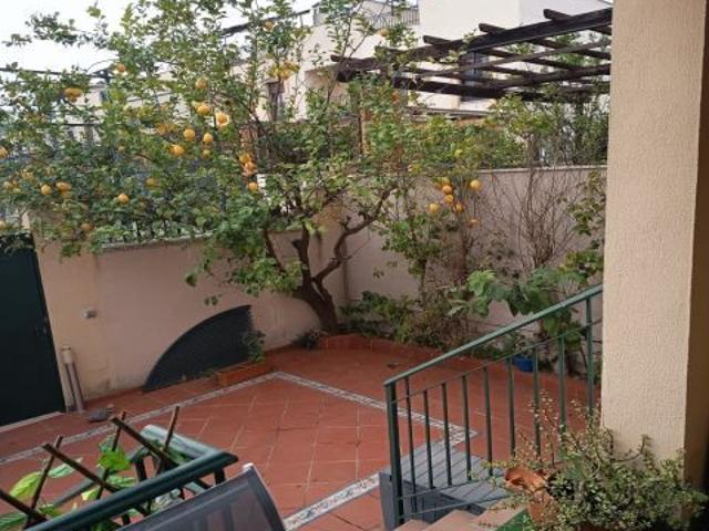 Magnífico pareado en Mirabueno – Esquina con mucha luz y ubicación privilegiada