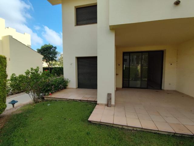 MAGNIFICO PISO BAJO EN URBANIZACIÓN RODA GOLF