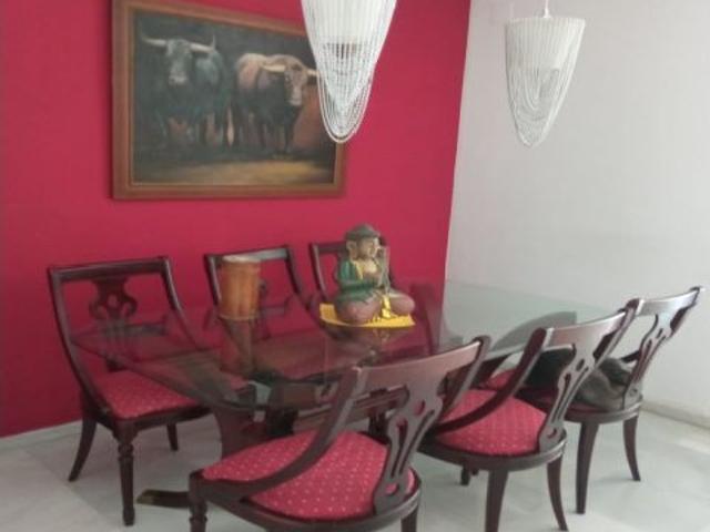 Magnifico piso de 4 habitaciones, salón, cocina,2 baños, garaje y trastero