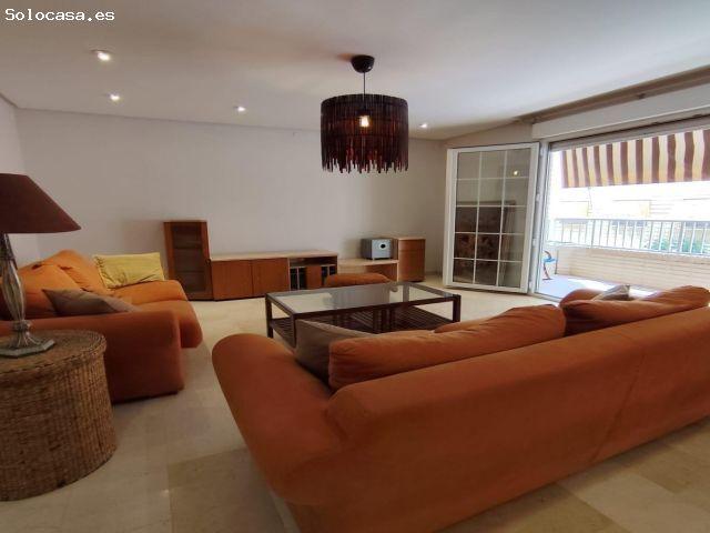 MAGNIFICO PISO EN EL CENTRO DE TORREVIEJA A 400 METROS DE LA PLAYA