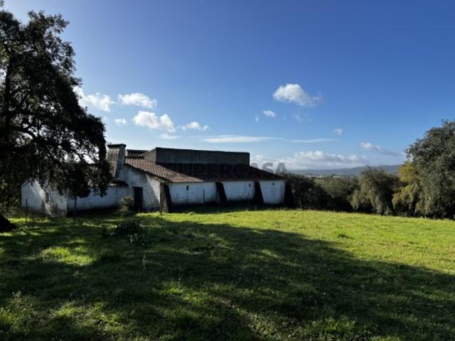 Magnífico Refúgio com vista para a Serra d’Ossa a 10 min de Estremoz