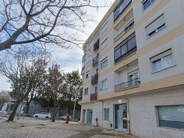 Magnifico T3 Centro Amadora 5 minutos Hospital Luz Arrecadação