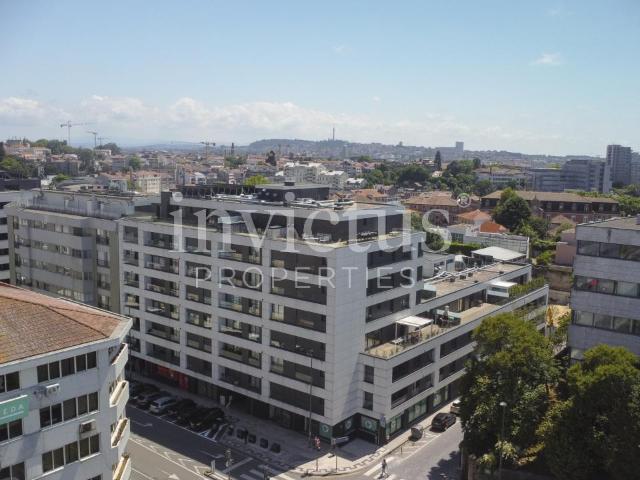 Magnífico T4 em Plena Av. da Boavista