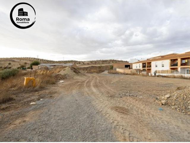 MAGNIFICO TERRENO URBANO EN LA MALAHA MUY CERCA DEL POLIGONO INDUSTRIAL DE ESCUZAR